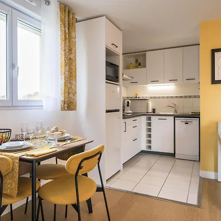 Apartment Renove, Lumineux Proche Avec Parking *