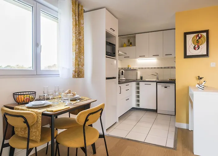 Apartamento Renove, Lumineux Proche Avec Parking - Fr-1-306-1299 *